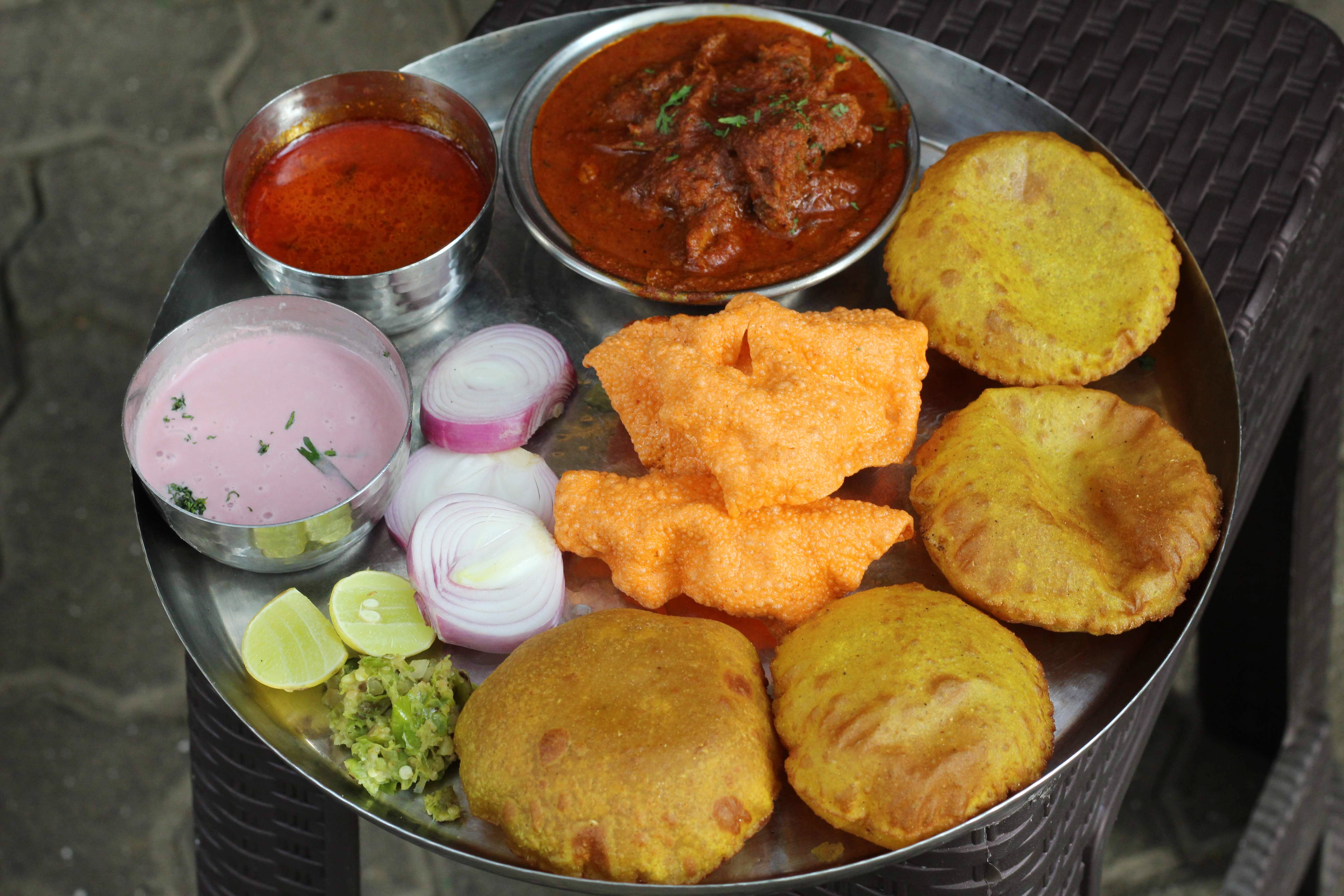 Dish,Food,Cuisine,Ingredient,Puri,Fried food,Pakora,Produce,Indian cuisine,Staple food