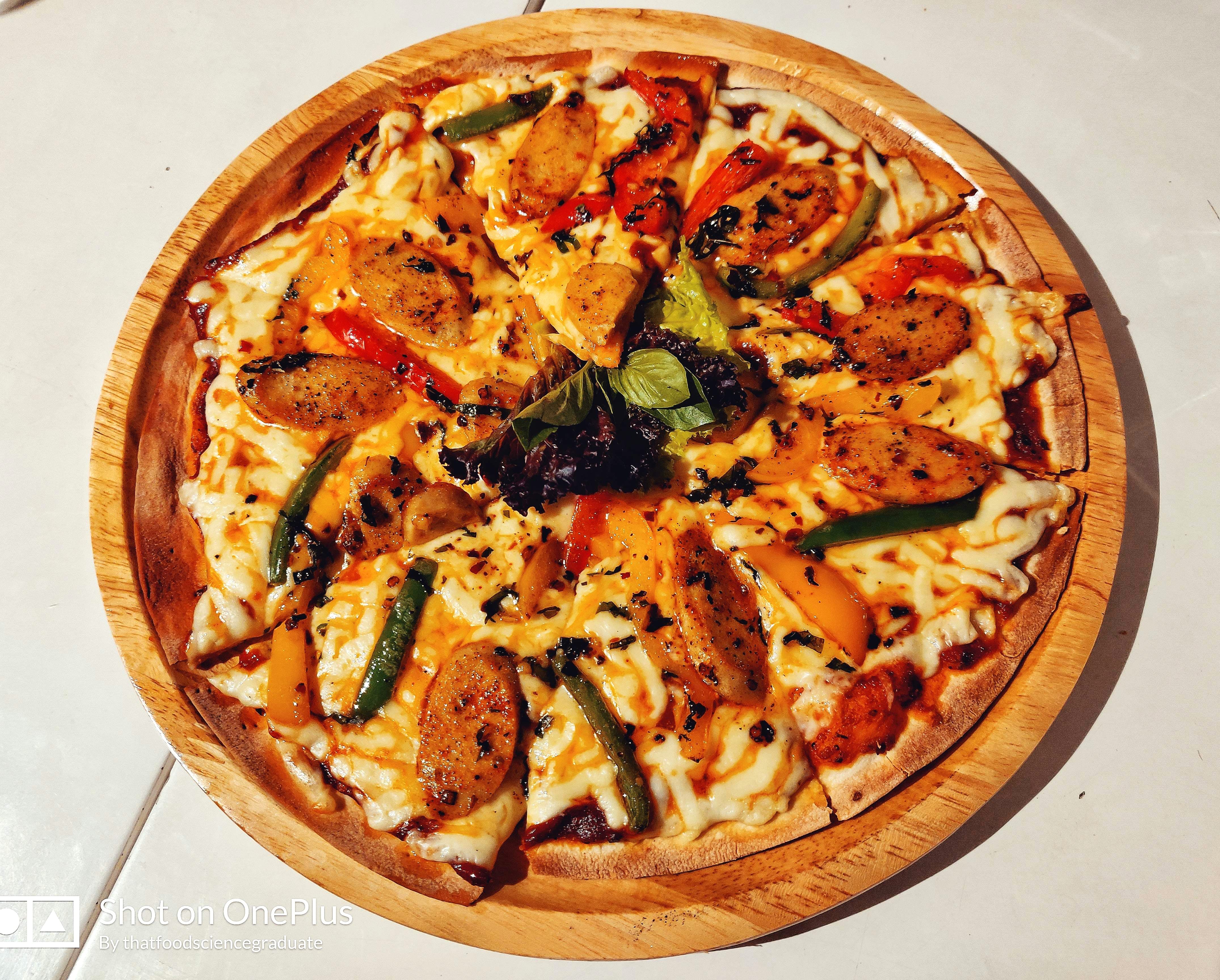 Dish,Food,Cuisine,Pizza,California-style pizza,Ingredient,Pizza cheese,Italian food,Flatbread,Produce
