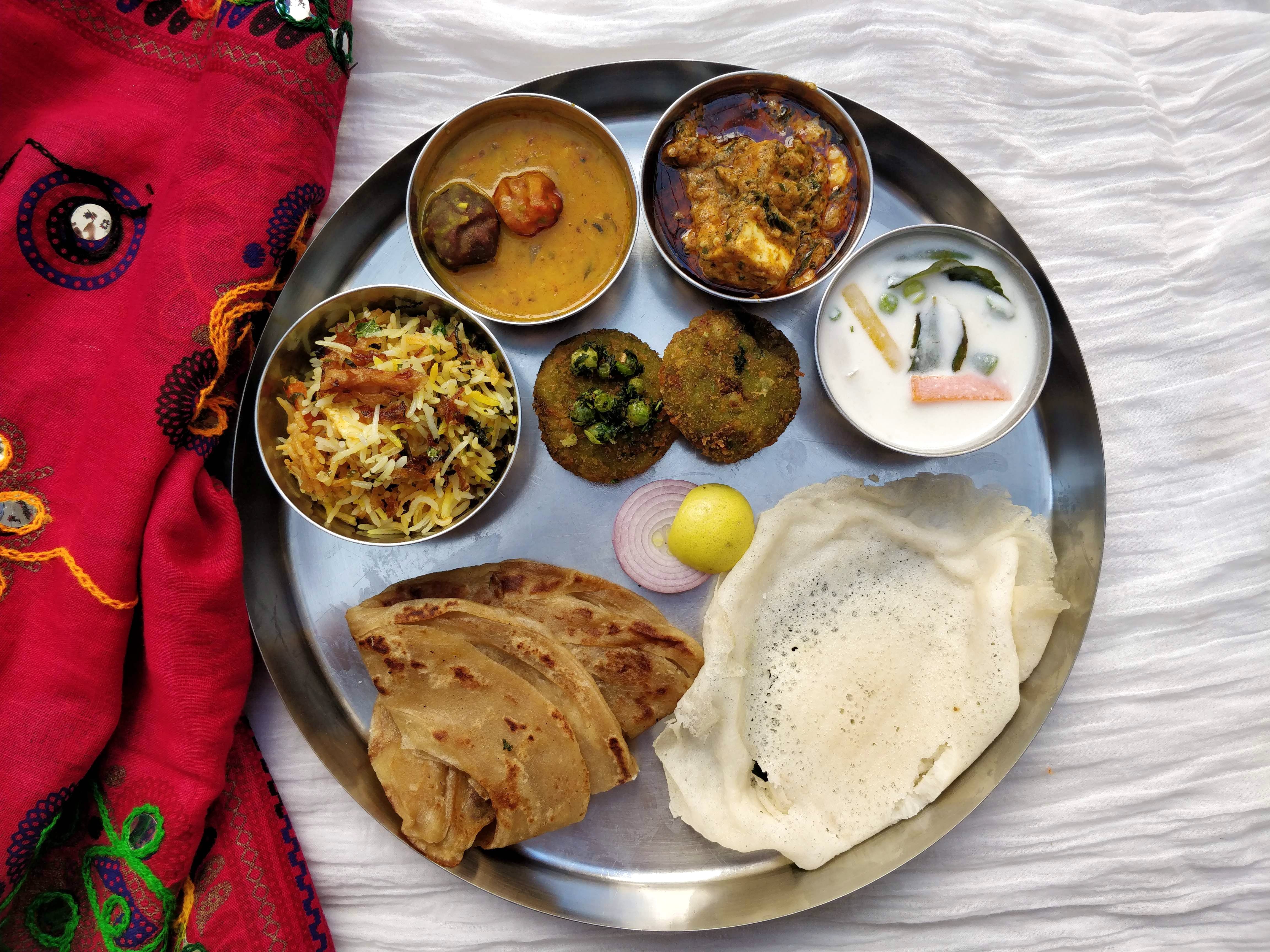 Dish,Food,Cuisine,Meal,Raita,Naan,Ingredient,Punjabi cuisine,Indian cuisine,Produce