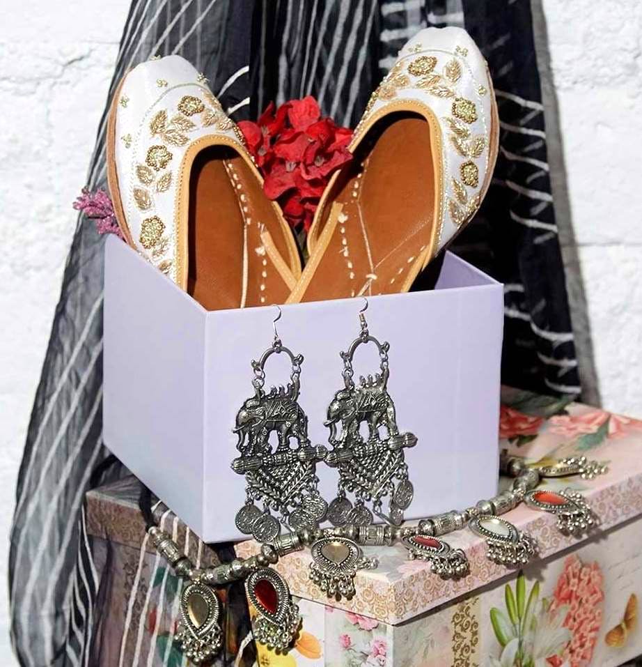 Box,Present,Footwear,High heels,Shoe,Wedding favors,Fashion accessory,Heart