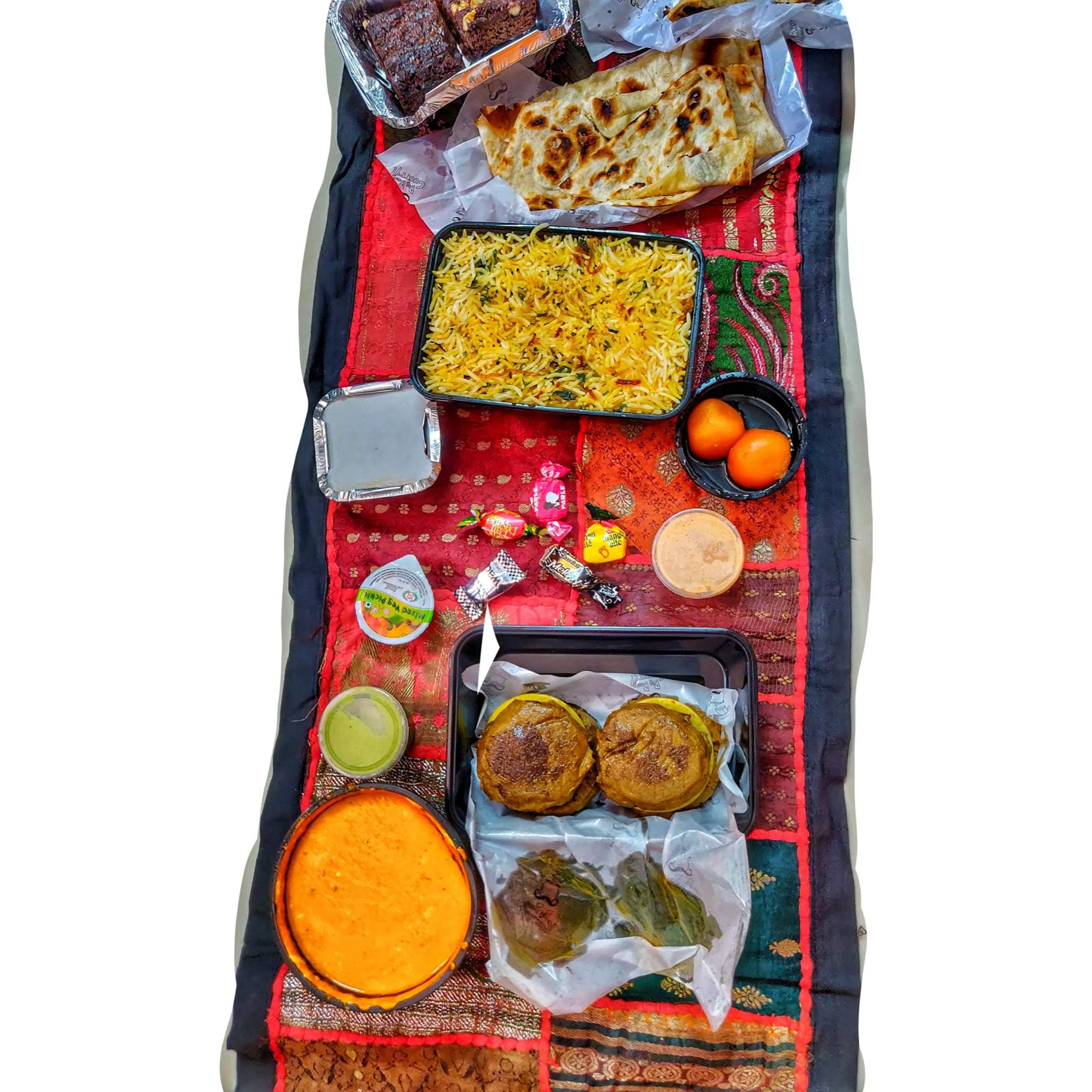 Food,Cuisine,Dish,Junk food,Meal,Ingredient,Vegetarian food,Indian cuisine,Snack,Side dish