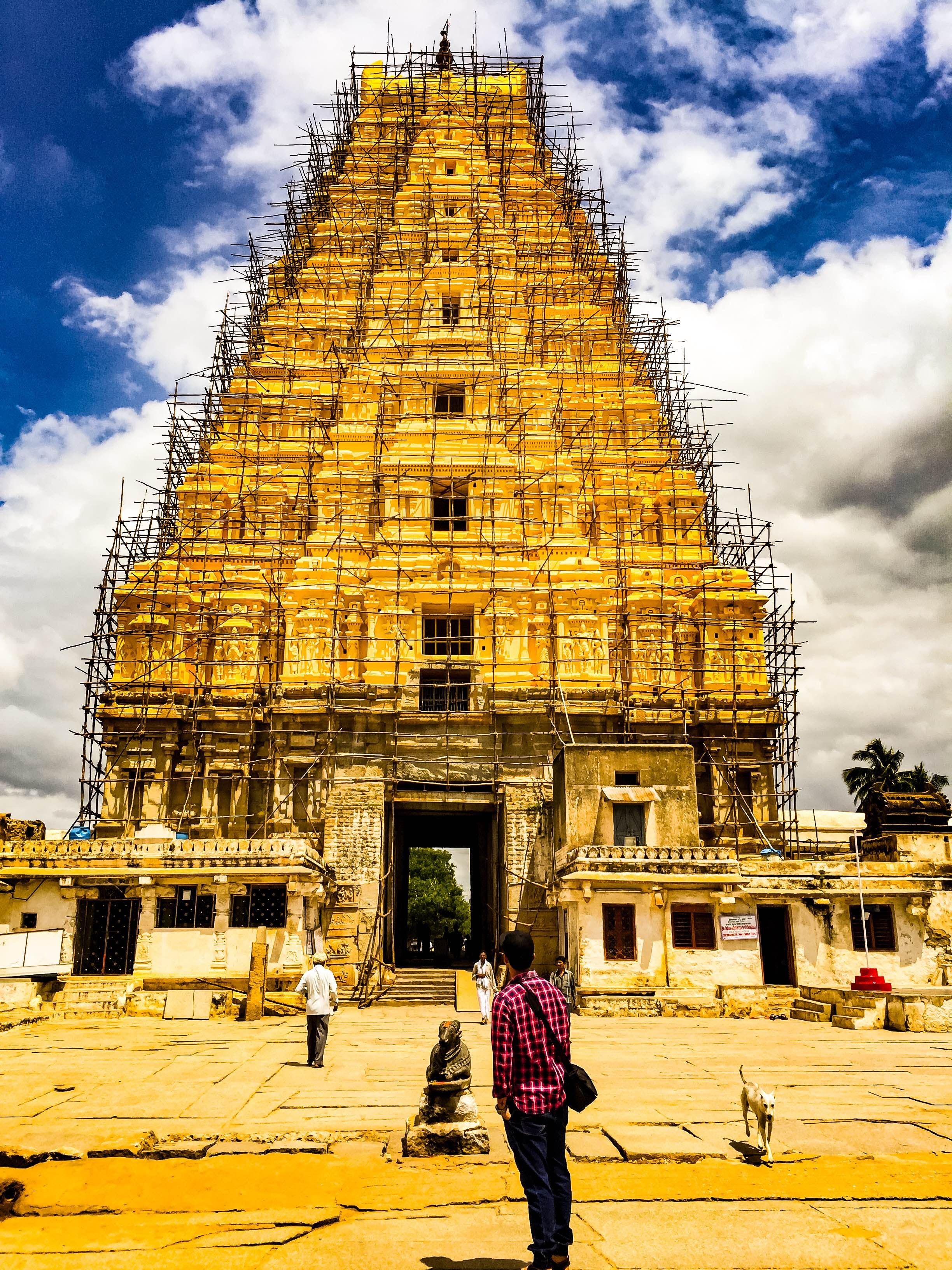 Landmark,Temple,Place of worship,Hindu temple,Building,Historic site,Architecture,Sky,Temple,Ancient history