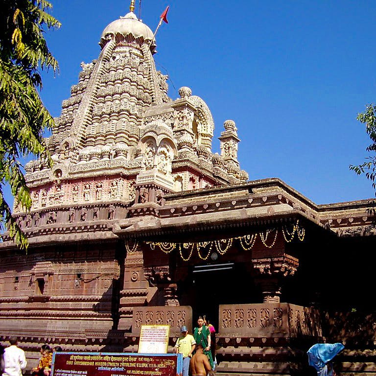 Hindu temple,Temple,Place of worship,Landmark,Historic site,Building,Temple,Sky,Architecture,Tourism