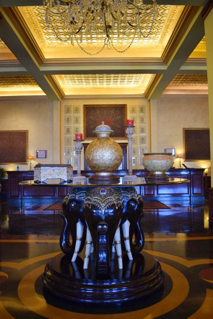Room,Interior design,Property,Architecture,Lighting,Table,Furniture,Building,House,Lobby