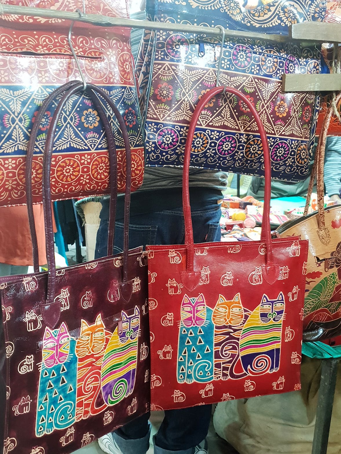 Kolkata Bara Bazar Wholesale Market For Textiles  Hardware
