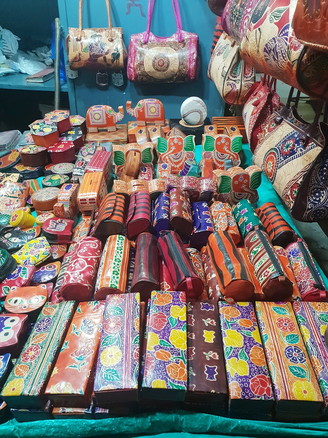 Bag Wholesale Market In Kolkata  Kolkata Bag Manufacturer  Lether Bag  Wholesale Market In  Wholesale bags Lether Marketing