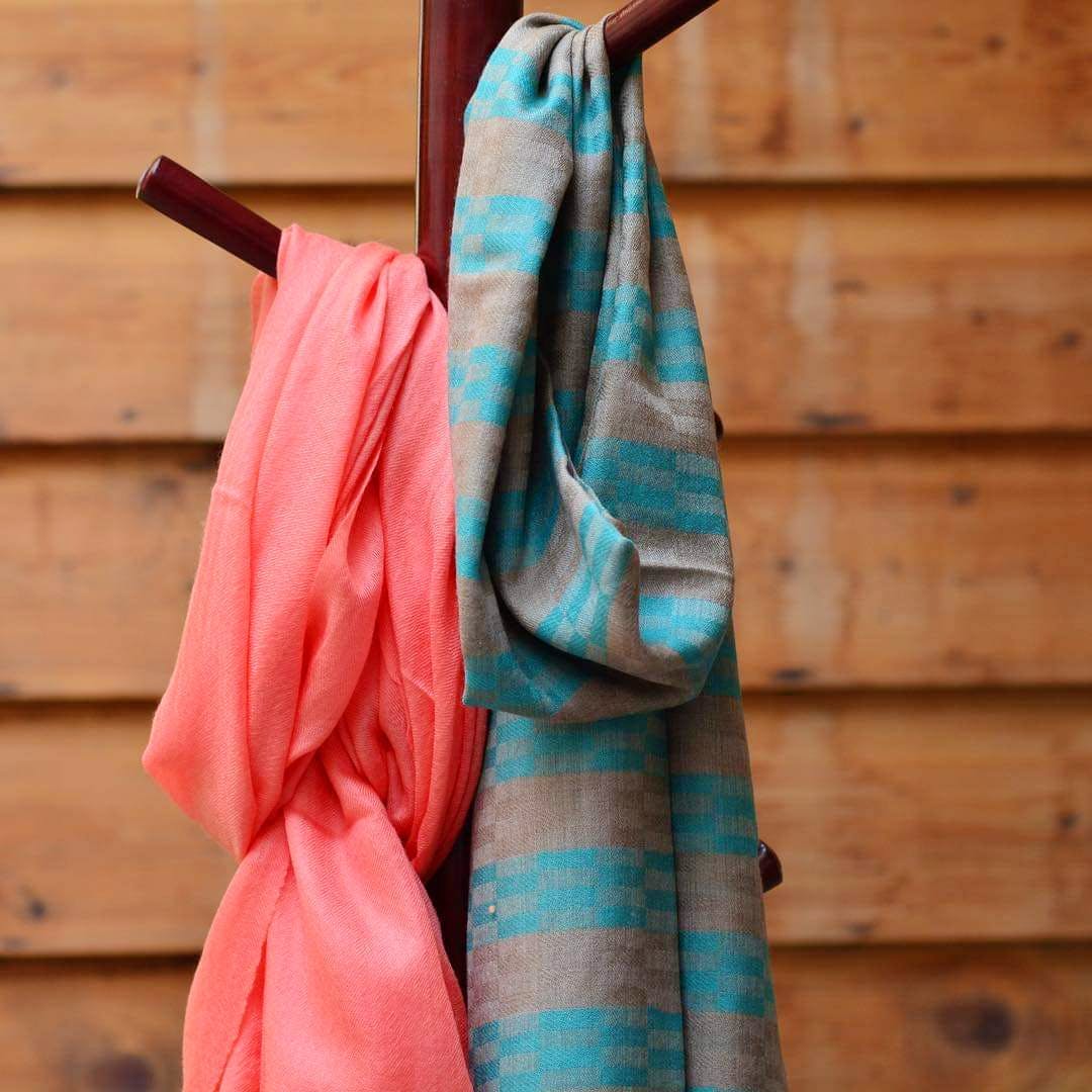 Clothing,Turquoise,Pink,Blue,Aqua,Stole,Silk,Textile,Teal,Linens