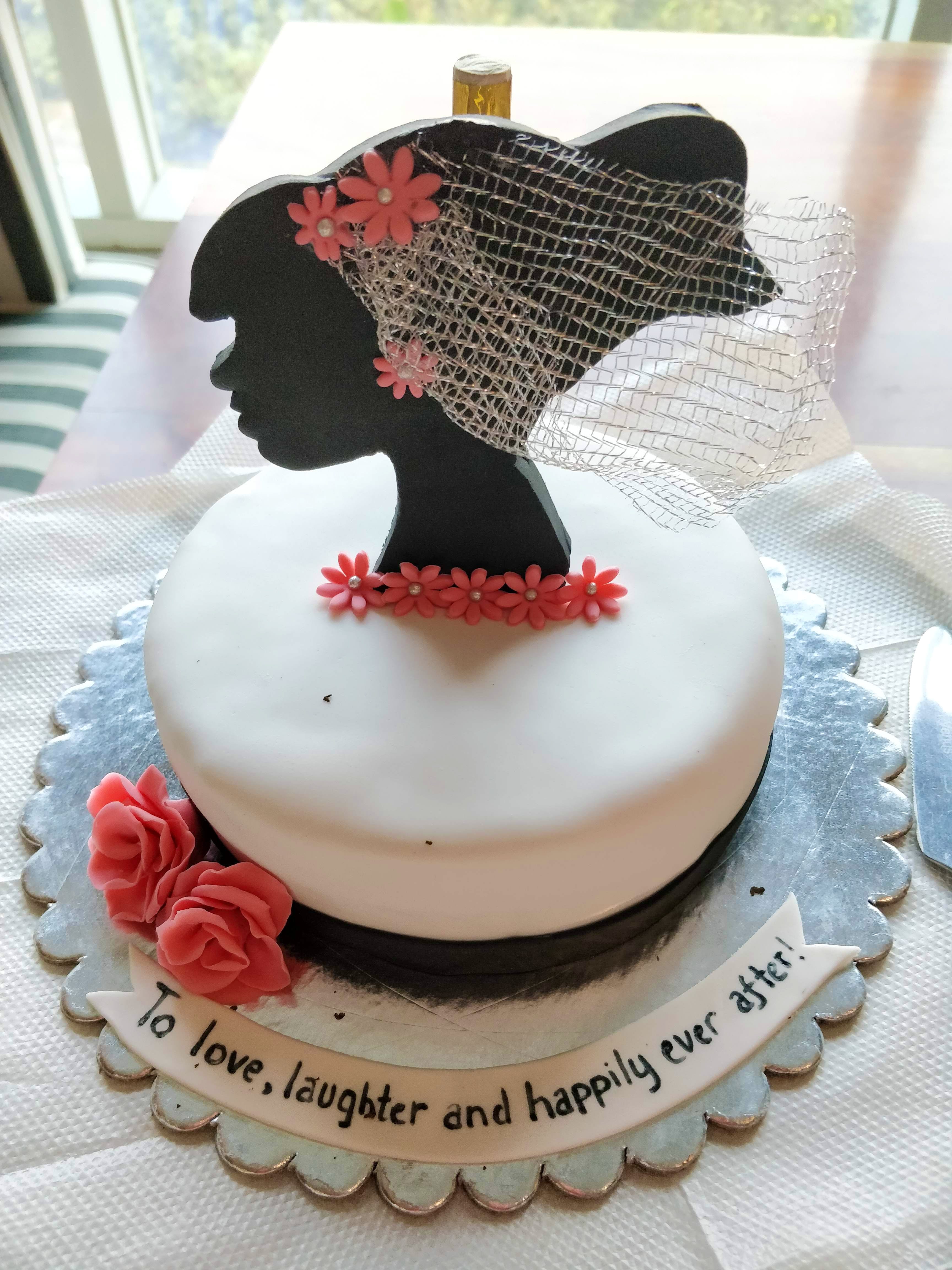 Cake decorating,Cake,Black,Sugar paste,Fondant,Pasteles,Sugar cake,Icing,Torte,Wedding cake