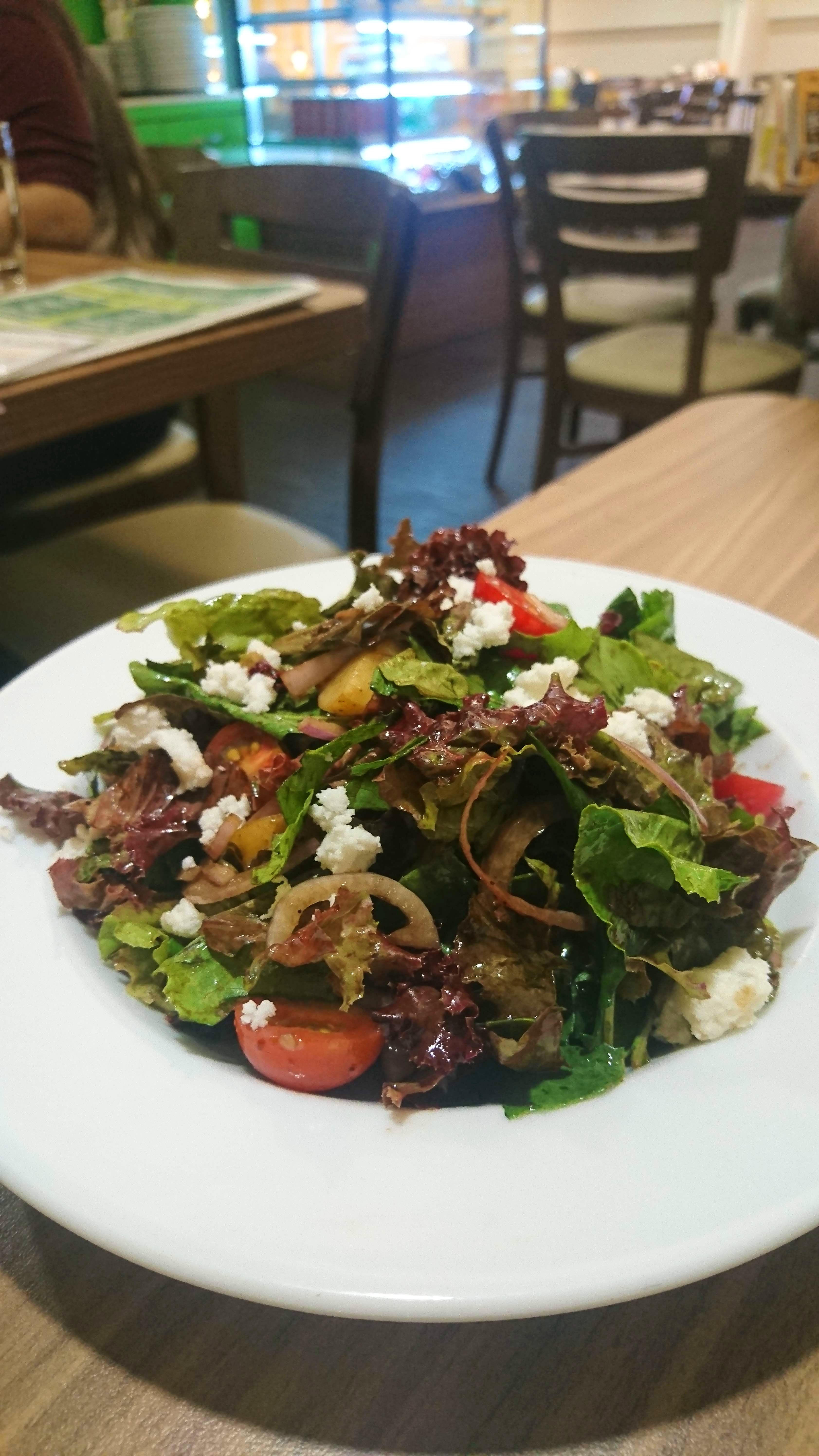 Dish,Salad,Food,Greek salad,Cuisine,Spinach salad,Ingredient,Karedok,Fattoush,Produce
