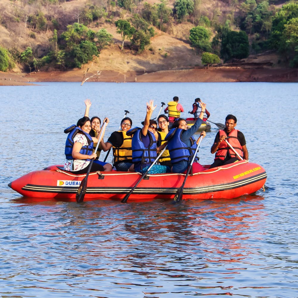 Vehicle,Water transportation,Boat,Boating,Outdoor recreation,Recreation,Water sport,Lifejacket,Boats and boating--Equipment and supplies,Watercraft