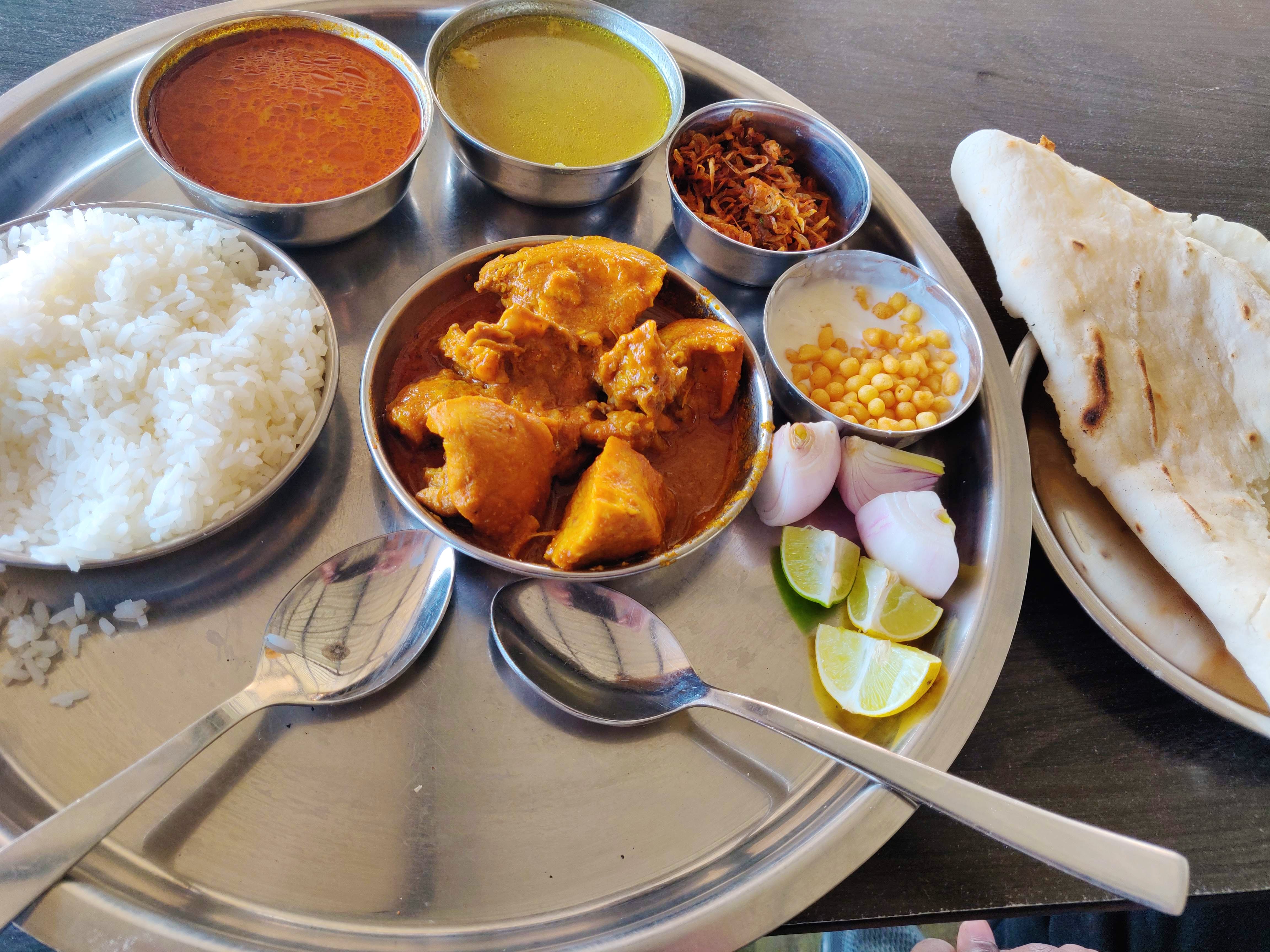Dish,Food,Cuisine,Meal,Ingredient,Naan,Curry,Rice and curry,Nepalese cuisine,Lunch