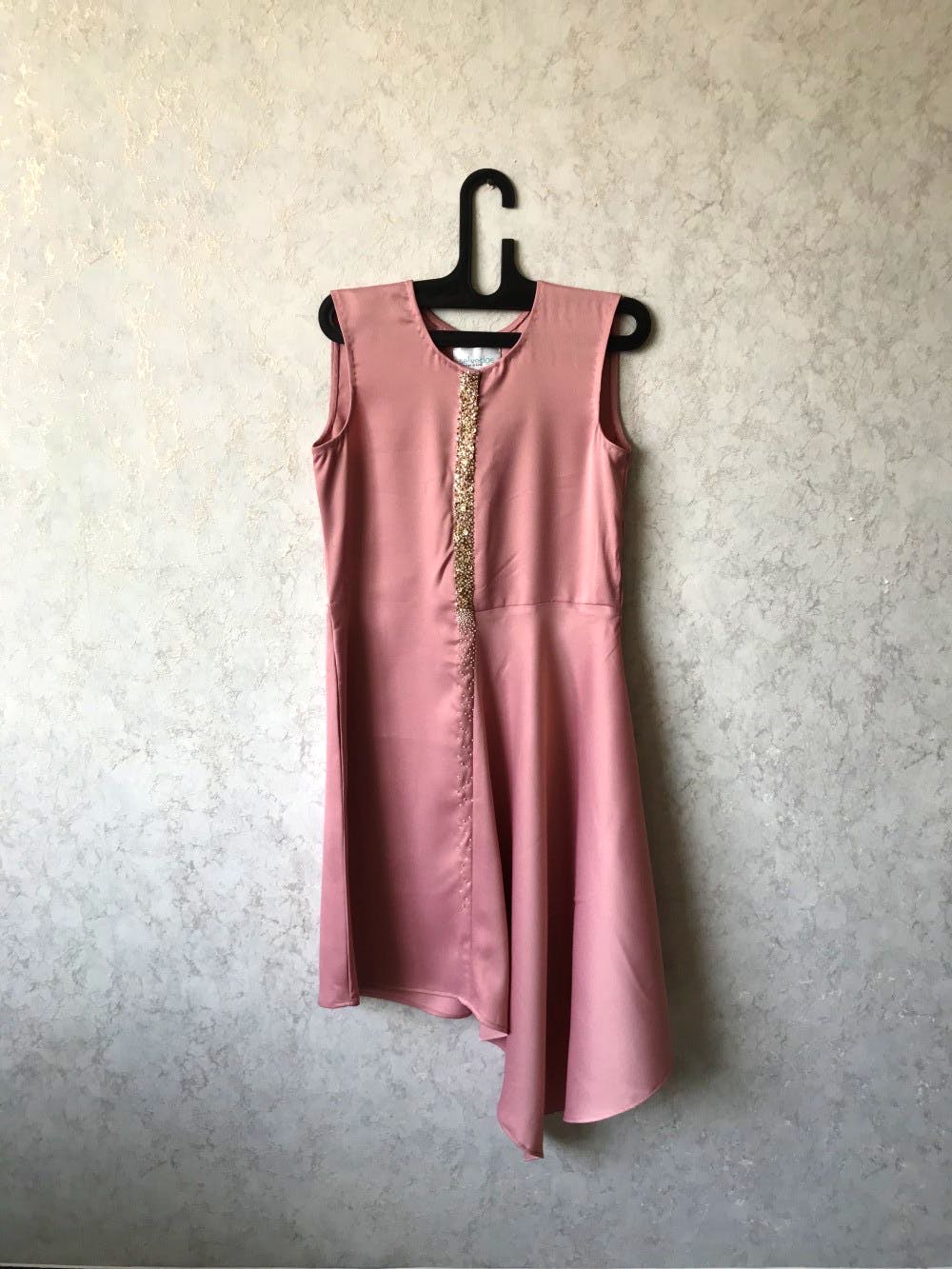 Clothing,Pink,Clothes hanger,Dress,Day dress,Outerwear,Sleeveless shirt,Peach,Pattern,Magenta