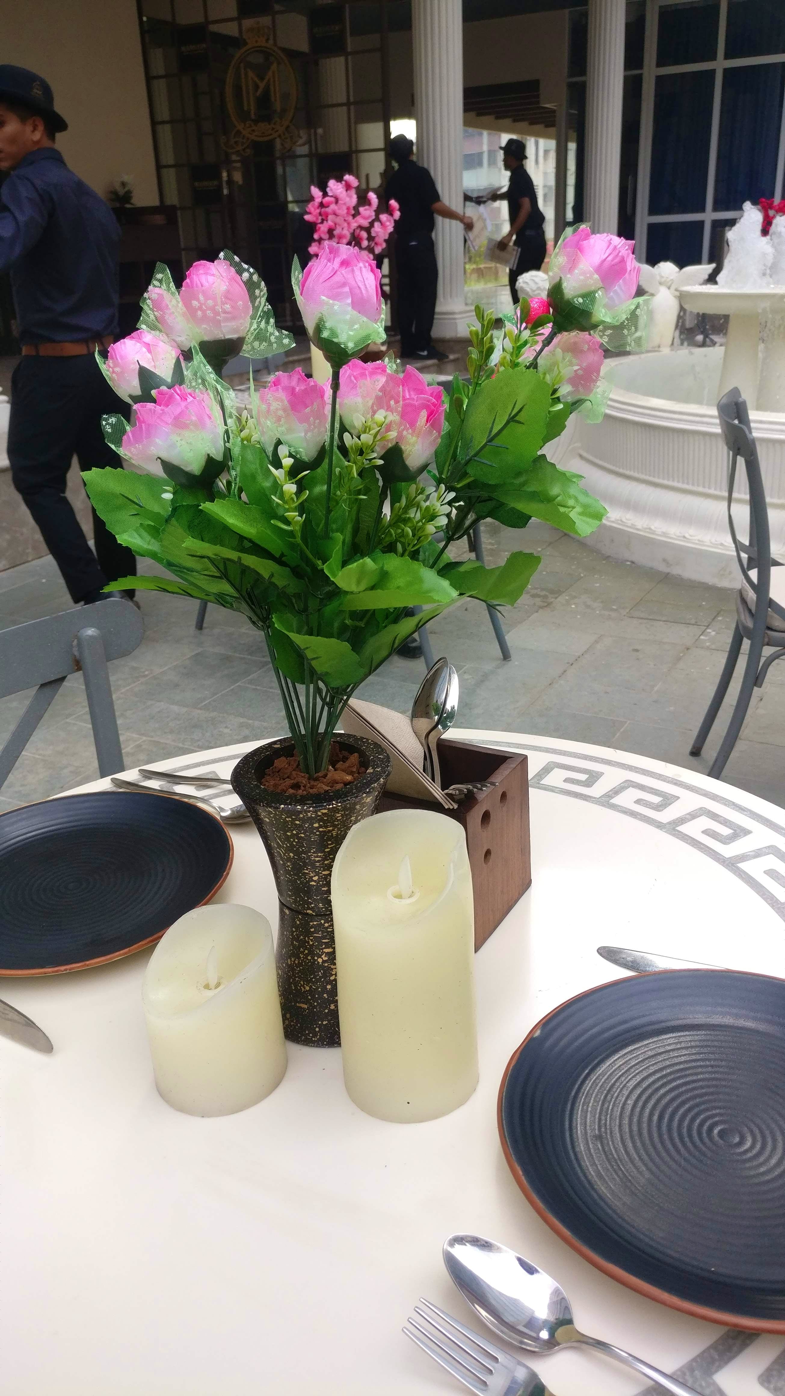 Flower,Vase,Flowerpot,Floristry,Pink,Flower Arranging,Centrepiece,Floral design,Plant,Artificial flower