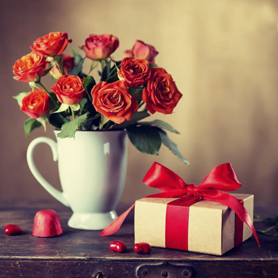 Flower bouquet | ramo buchón | Flower gift ideas, Flower gift, Roses  bouquet gift