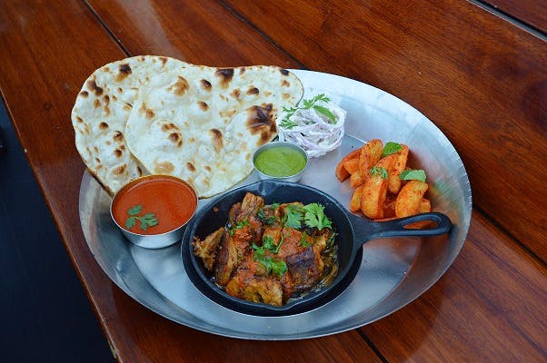 Dish,Food,Cuisine,Naan,Ingredient,Chapati,Roti,Curry,Punjabi cuisine,Meal