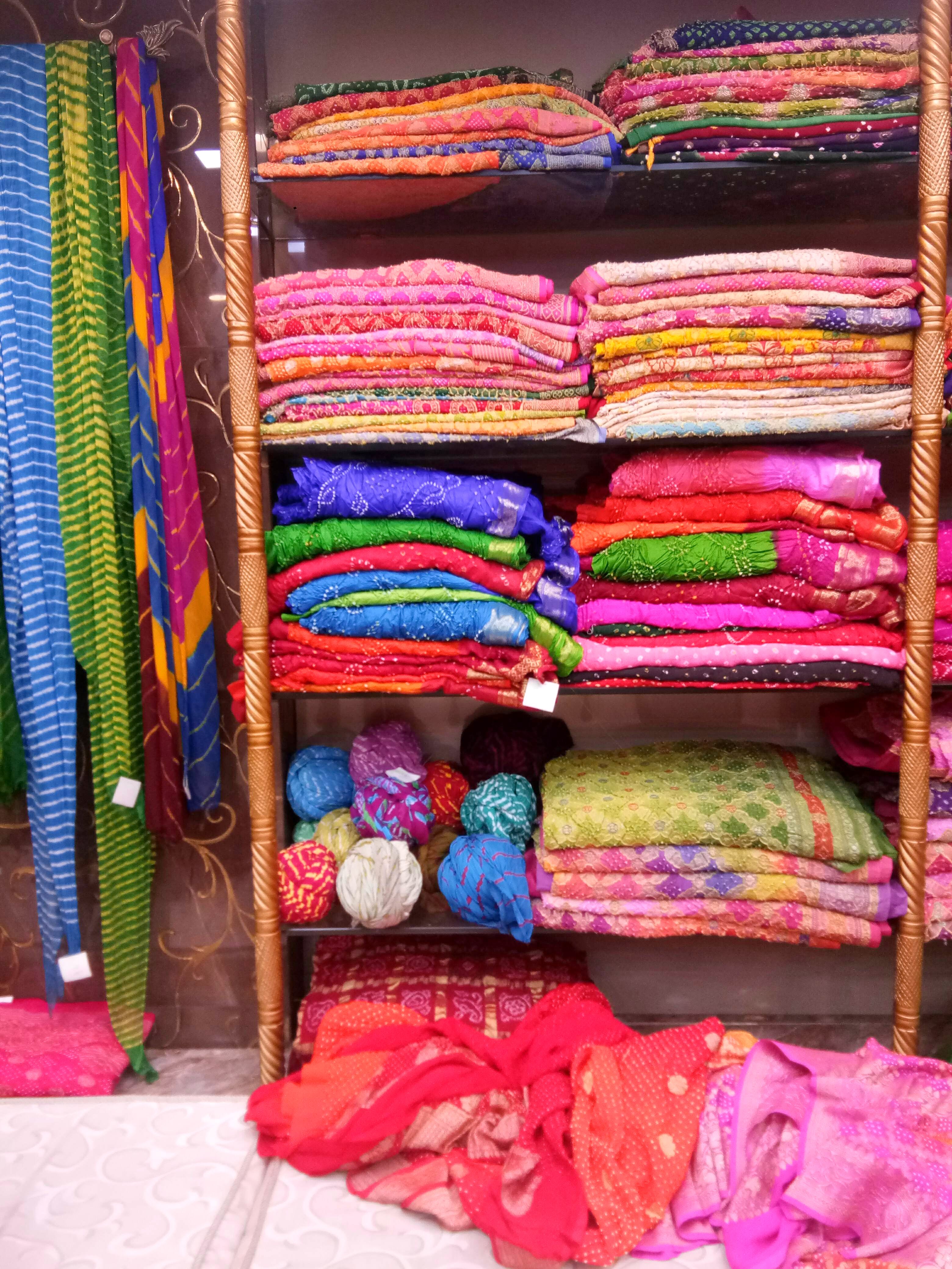 Wool,Textile,Thread,Woolen,Pink,Woven fabric,Room,Knitting,Linens,Magenta