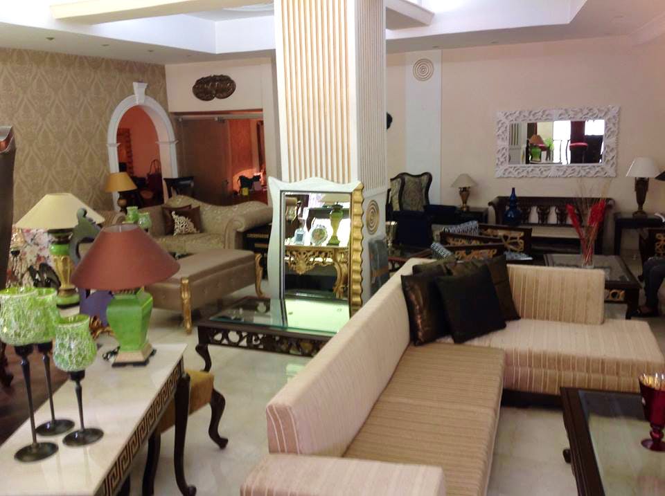 Iconic Furniture Store Home & Us LBB, Kolkata