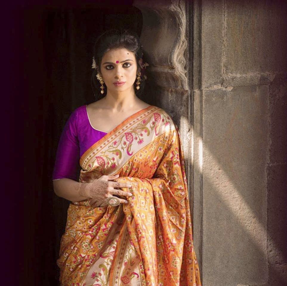 Sari,Clothing,Orange,Pink,Yellow,Lady,Formal wear,Purple,Magenta,Maroon