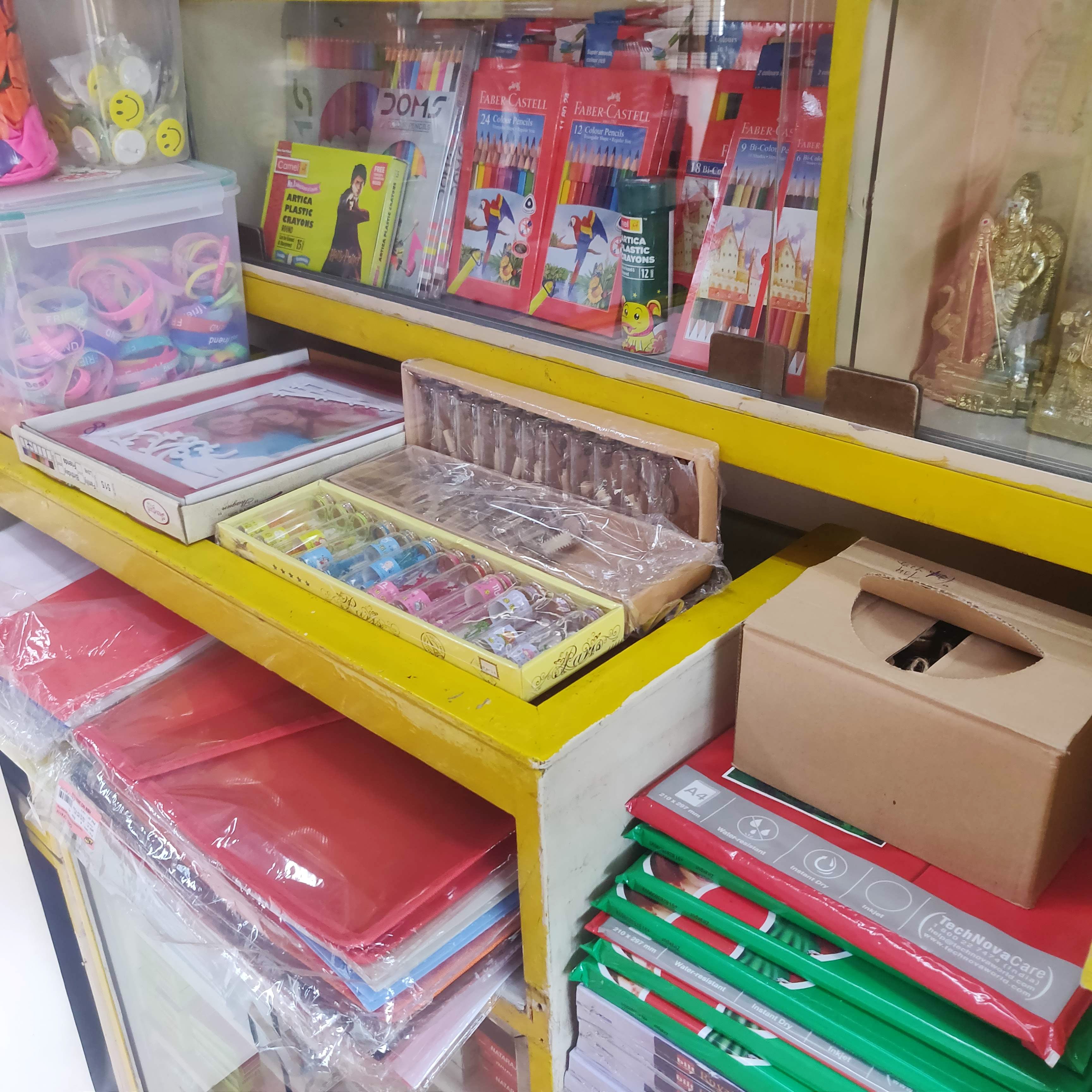 Furniture,Toy,Table,Shelf,Stationery,Collection