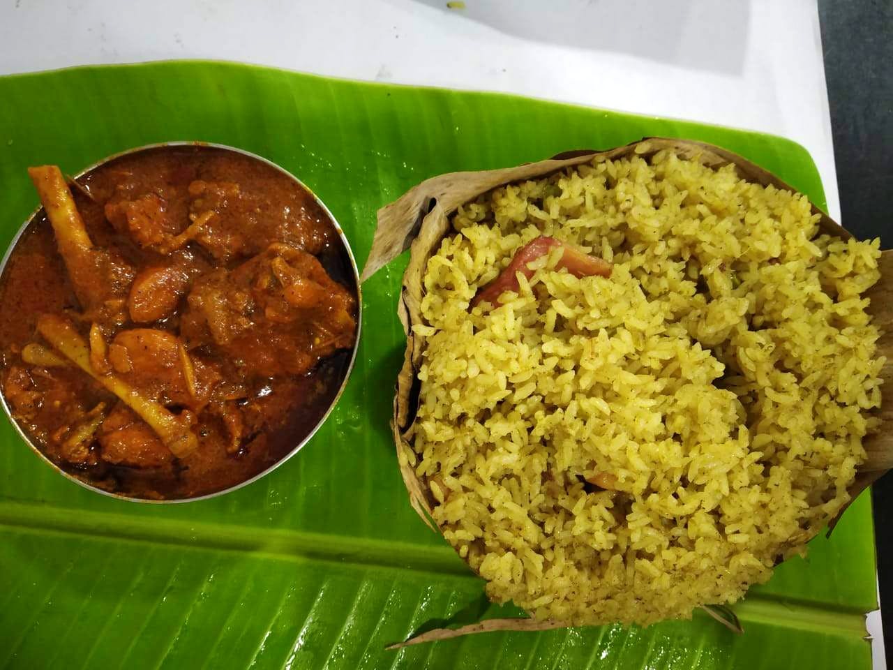 Dish,Food,Cuisine,Steamed rice,Rice,Leaf,Ingredient,Andhra food,Meal,Banana leaf rice