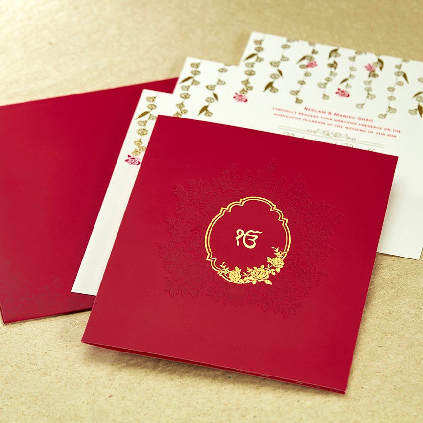 Red,Envelope,Paper,Construction paper,Material property,Greeting card,Paper product