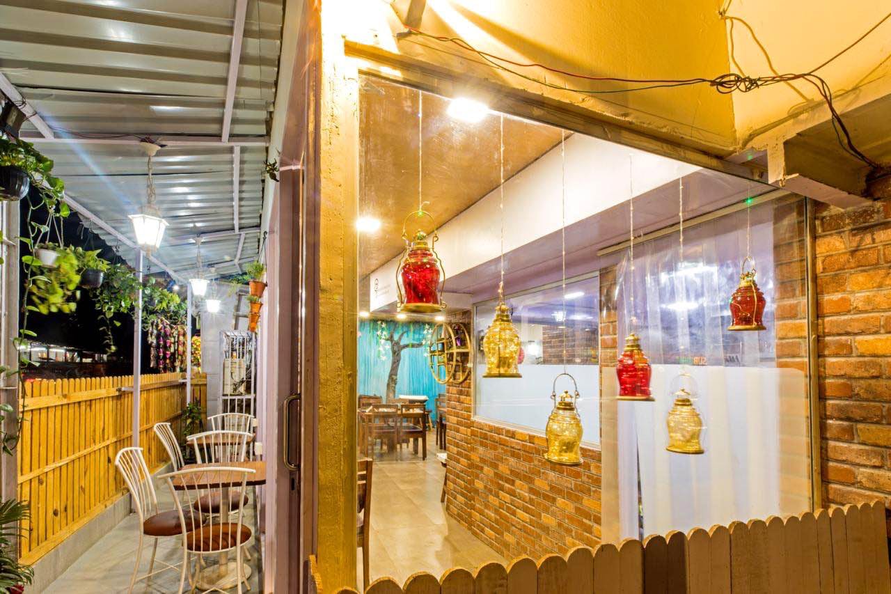 Eat At Me Time Cafe Lbb