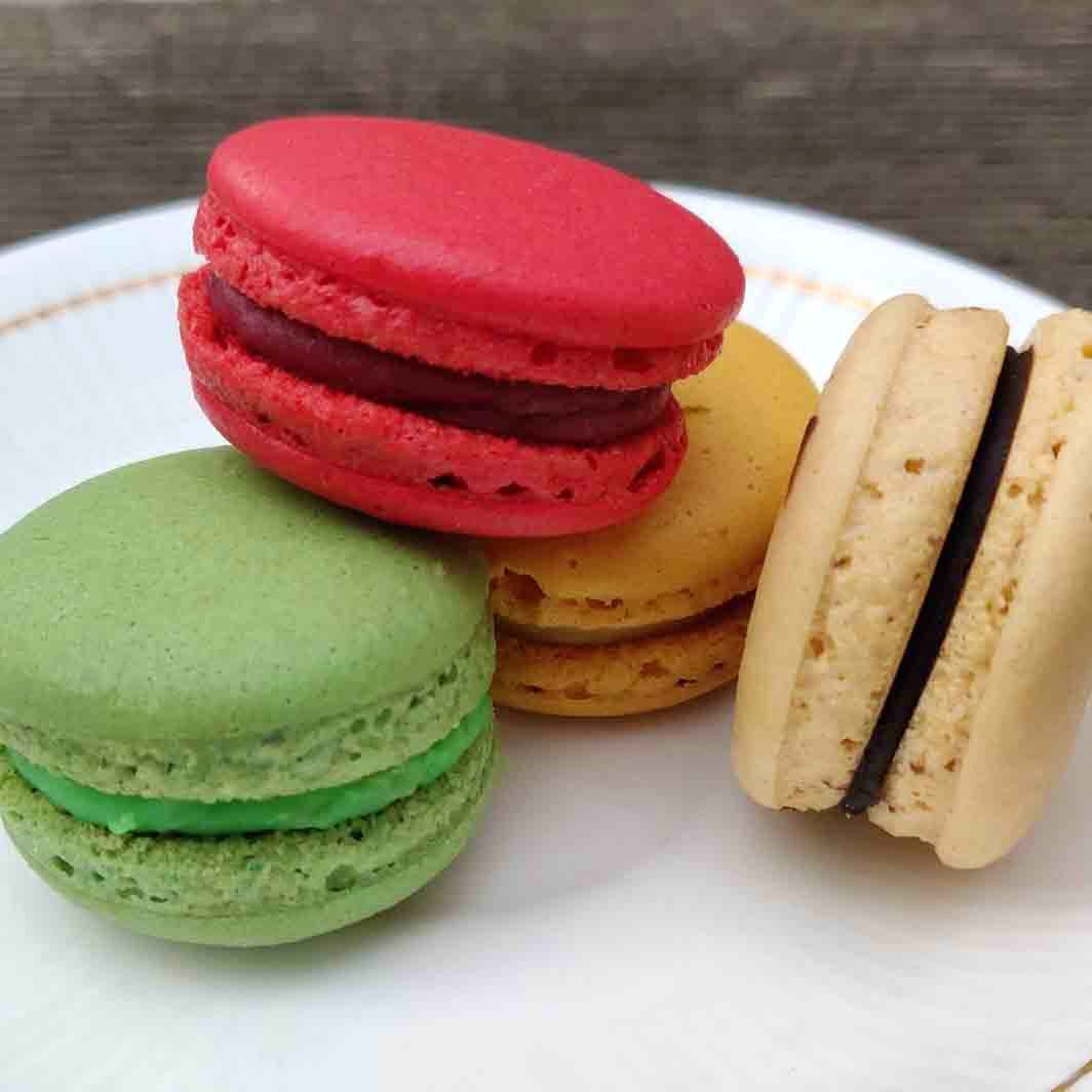 Macaroon,Sandwich Cookies,Food,Cuisine,Dessert,Sweetness,Food coloring,Dish,Cookie,Baked goods