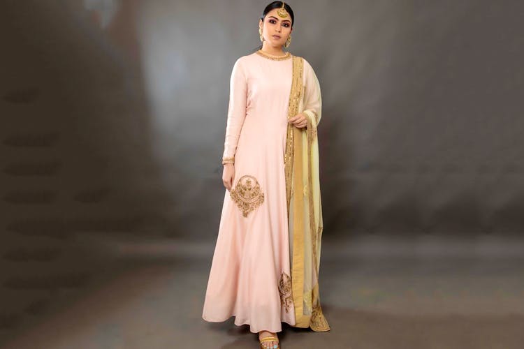 Clothing,Formal wear,Dress,Pink,Fashion,Fashion model,Yellow,Fashion design,Peach,Gown