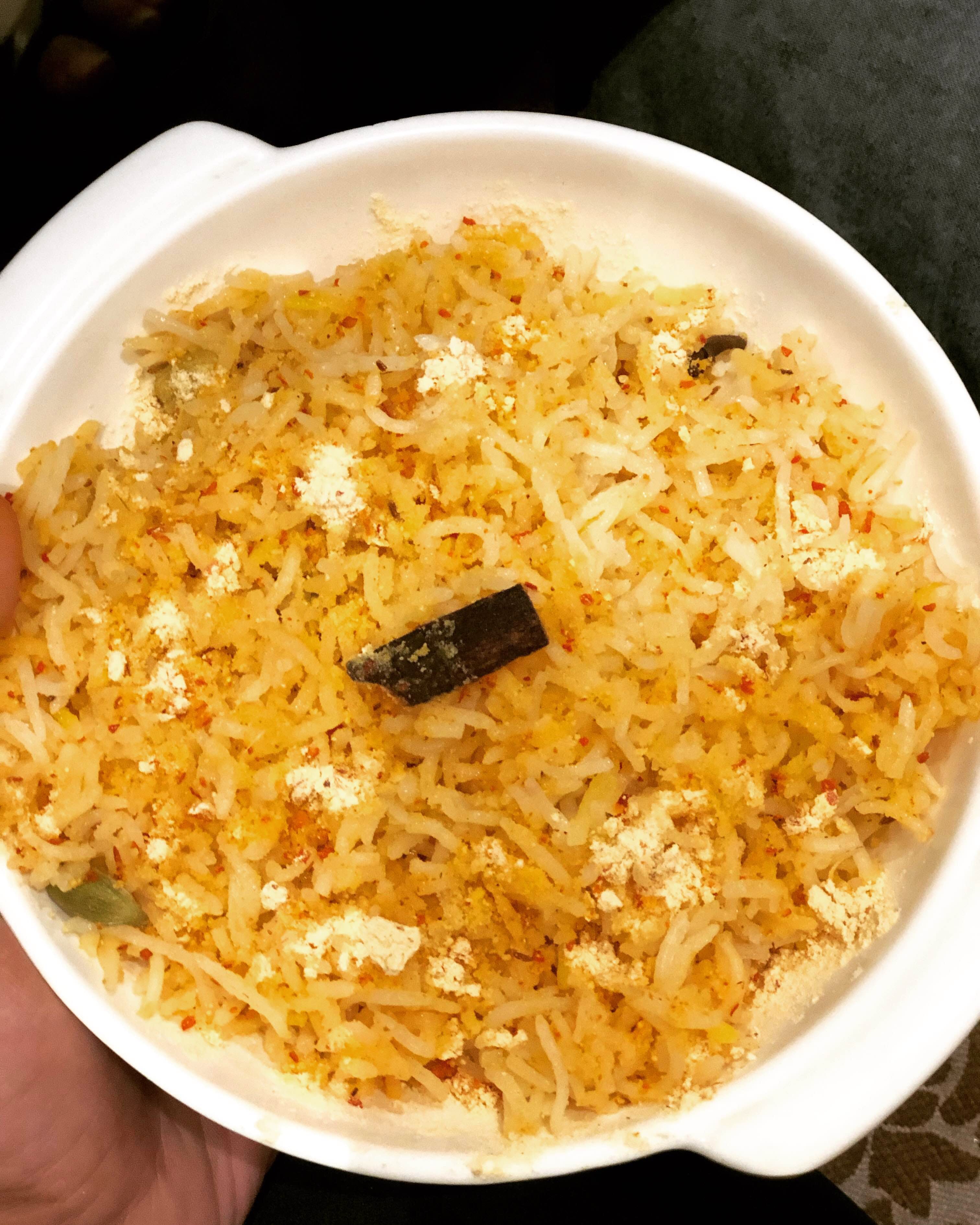 Dish,Spiced rice,Food,Cuisine,Rice,Ingredient,Steamed rice,Puliyogare,Hyderabadi biriyani,Saffron rice