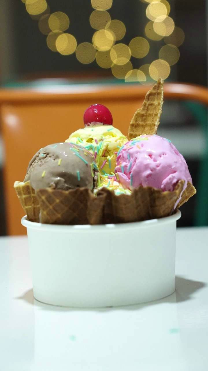 Food,Ice cream,Frozen dessert,Gelato,Dessert,Dondurma,Sundae,Dish,Cuisine,Sweetness