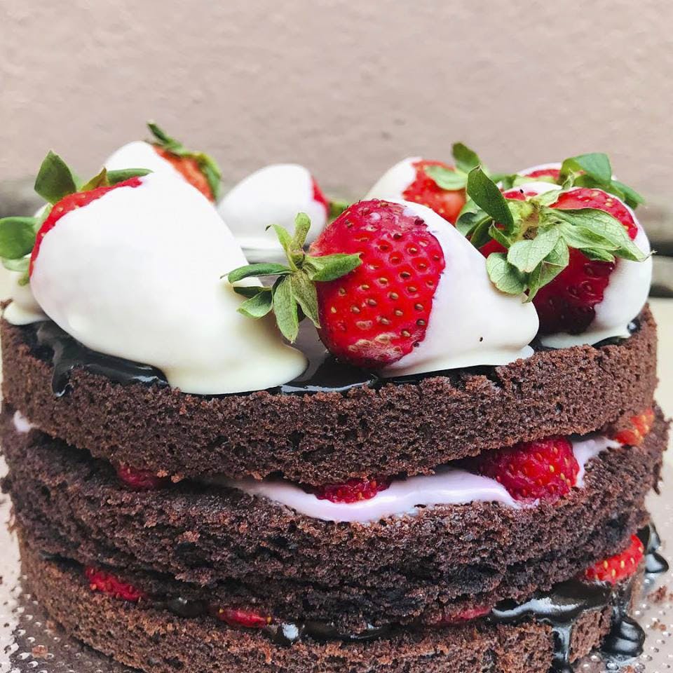 Food,Cake,Chocolate cake,Dessert,Dish,Strawberry,Cuisine,Baked goods,Chocolate brownie,Strawberries