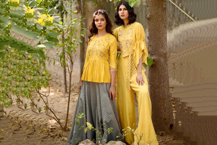 Yellow,Clothing,Sari,Formal wear,Photo shoot,Tree,Textile,Dress,Photography,Fashion design