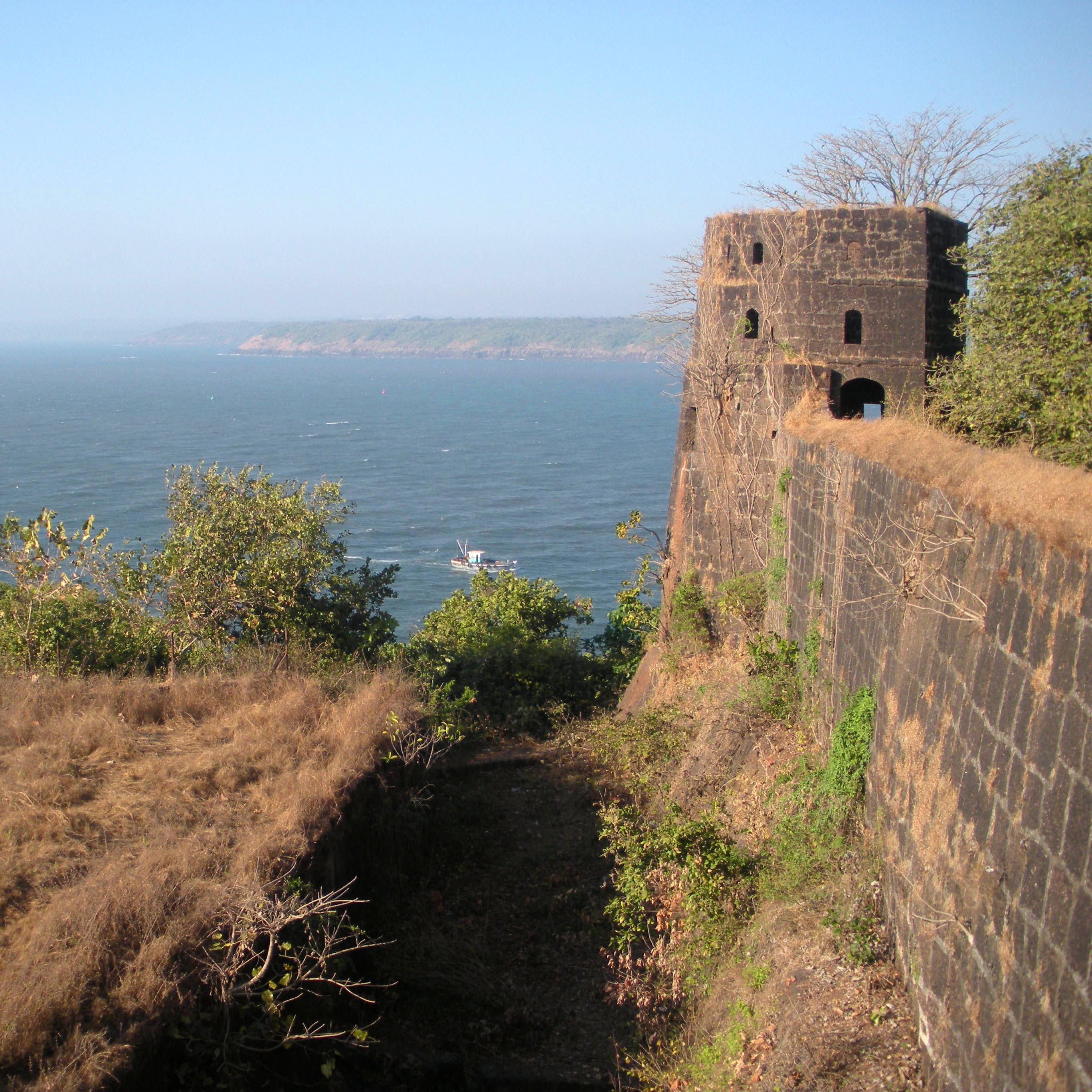 Fortification,Wall,Cliff,Coast,Headland,Sea,Sky,Castle,Klippe,Terrain