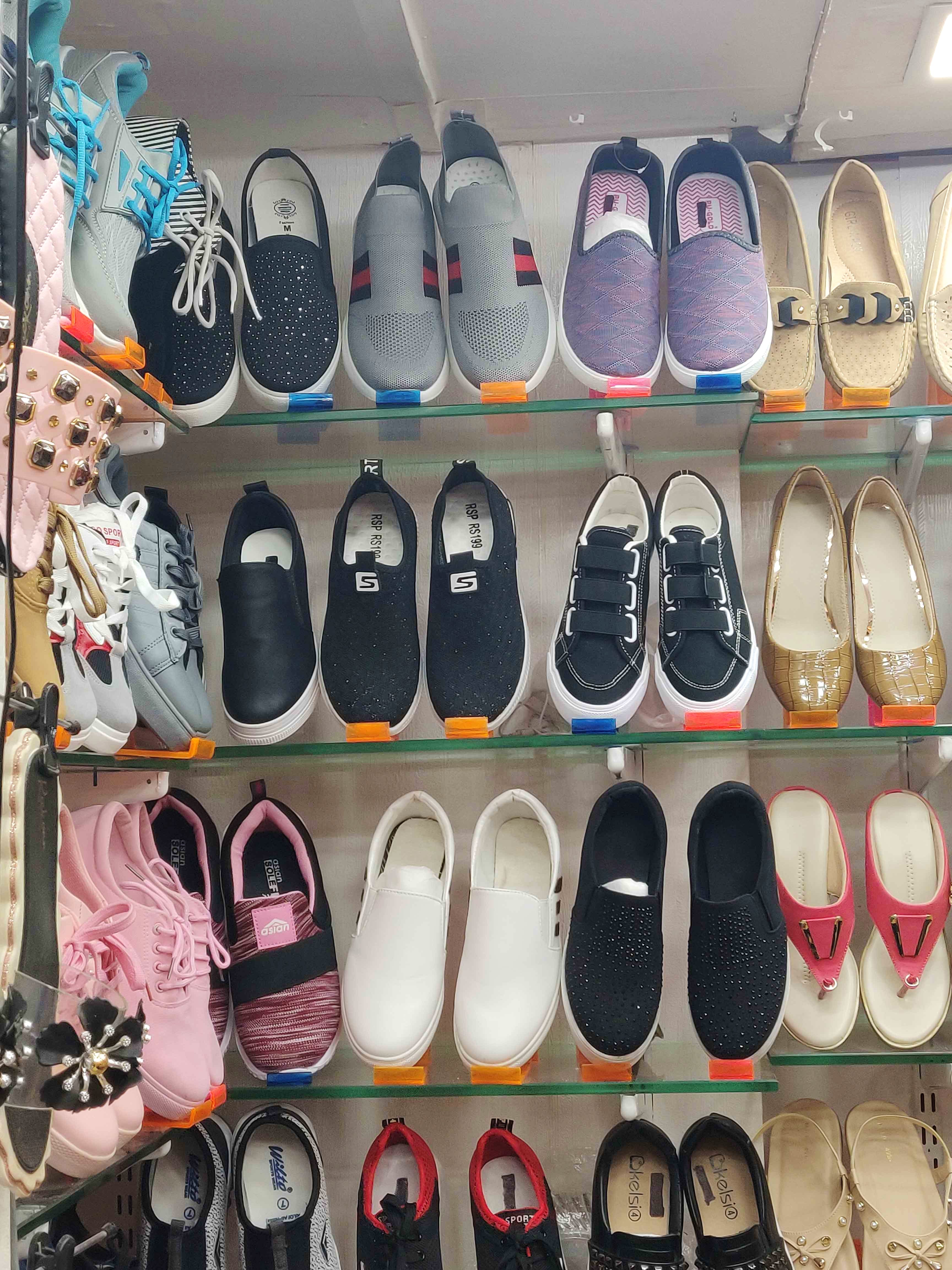 Footwear,Shoe,Plimsoll shoe,Athletic shoe,Collection,Shoe store,Sneakers