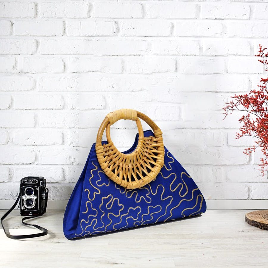 Bag,Handbag,Blue,Fashion accessory,Cobalt blue,Shoulder bag,Hobo bag,Coin purse,Electric blue,Luggage and bags