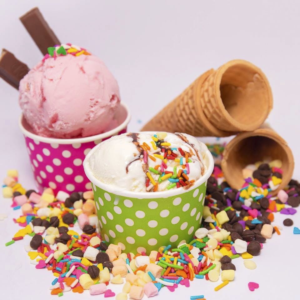 Food,Ice cream,Frozen dessert,Dessert,Sprinkles,Cuisine,Dondurma,Sundae,Gelato,Dish