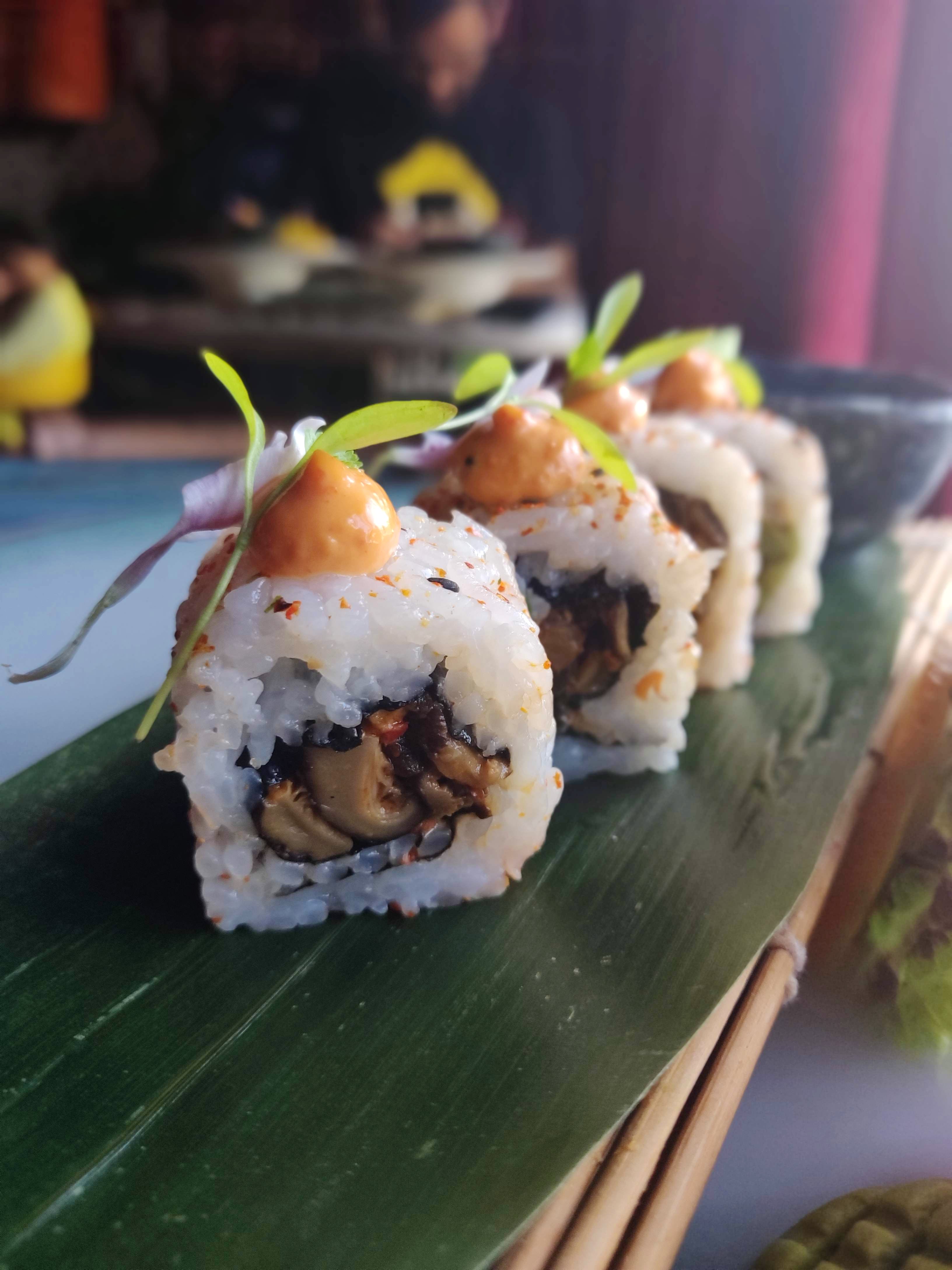 Dish,Food,Cuisine,Sushi,Ingredient,Comfort food,California roll,Recipe,À la carte food,Produce