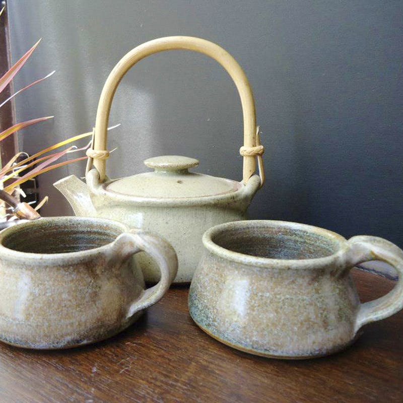 Teapot,earthenware,Kettle,Serveware,Tableware,Pottery,Ceramic,Dishware,Jug,Porcelain