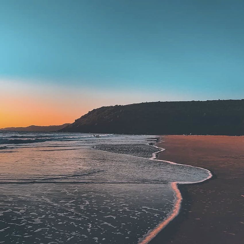 Body of water,Sky,Sea,Horizon,Coast,Water,Ocean,Blue,Beach,Shore