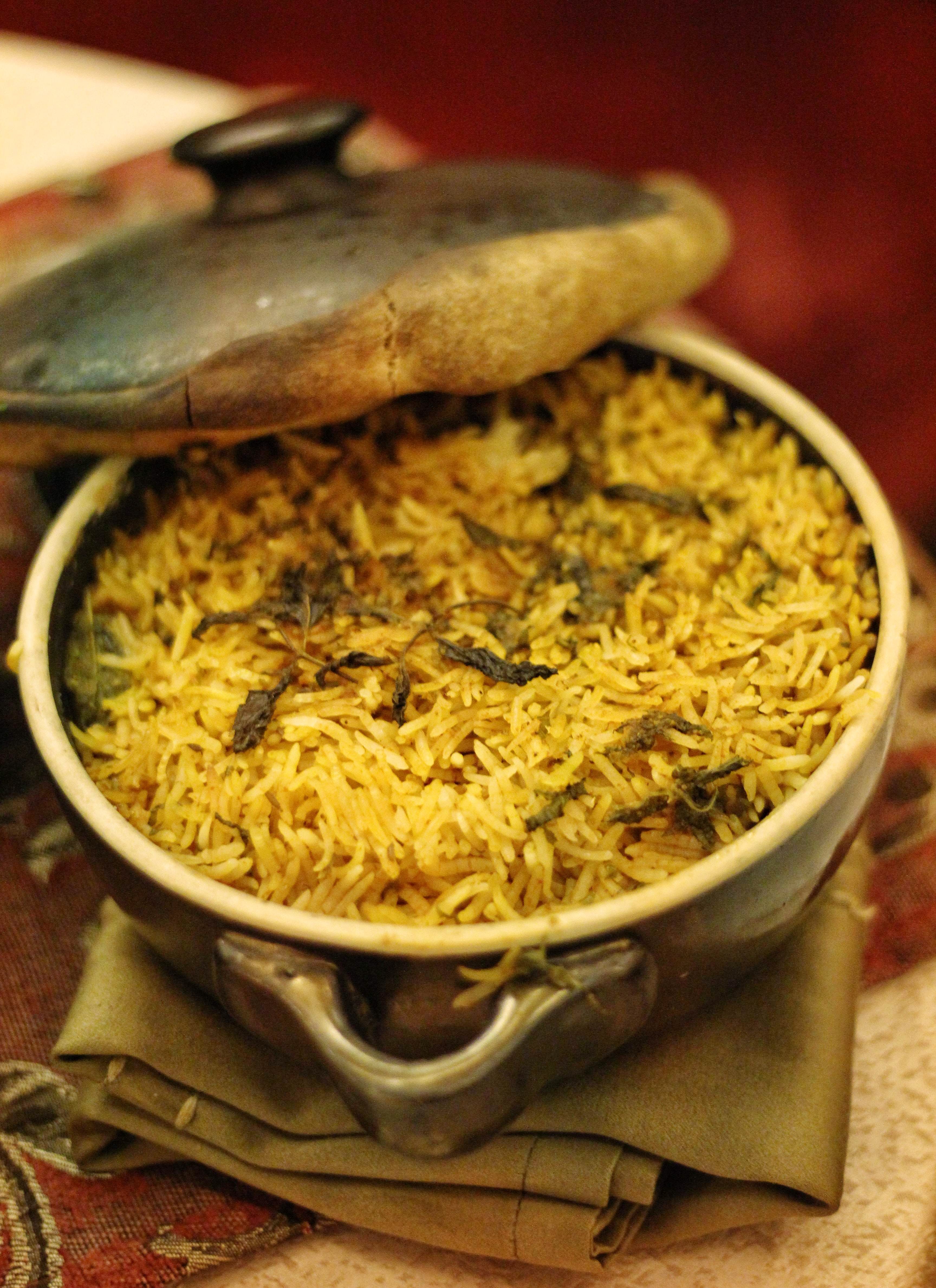 Dish,Food,Cuisine,Ingredient,Biryani,Kabsa,Hyderabadi biriyani,Bombay mix,Mixture,Indian cuisine