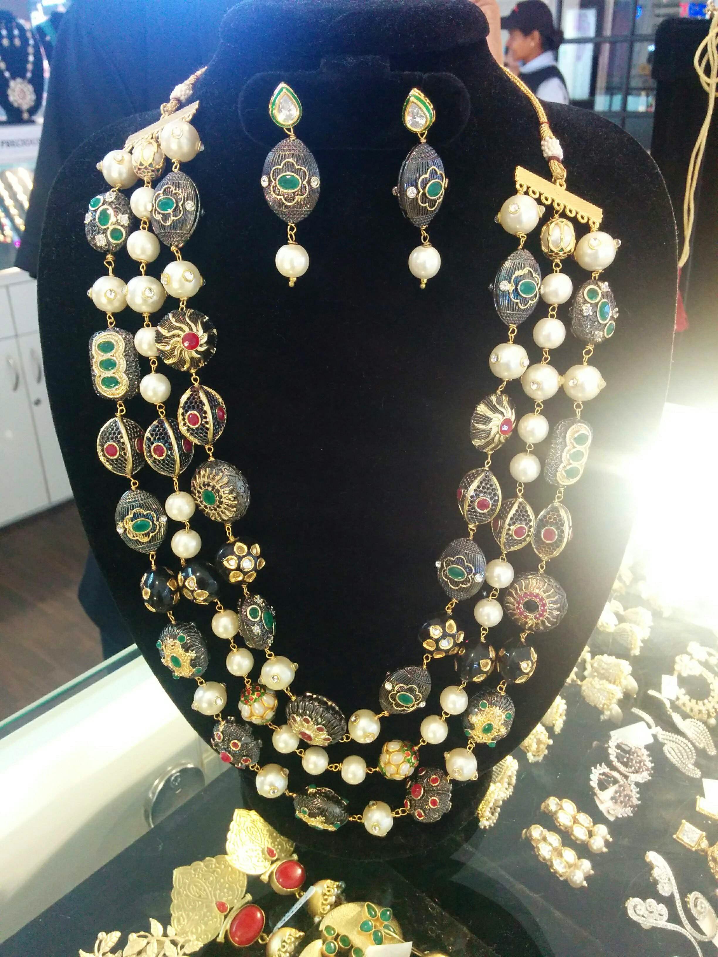 Jewellery,Fashion accessory,Necklace,Pearl,Gemstone,Bead