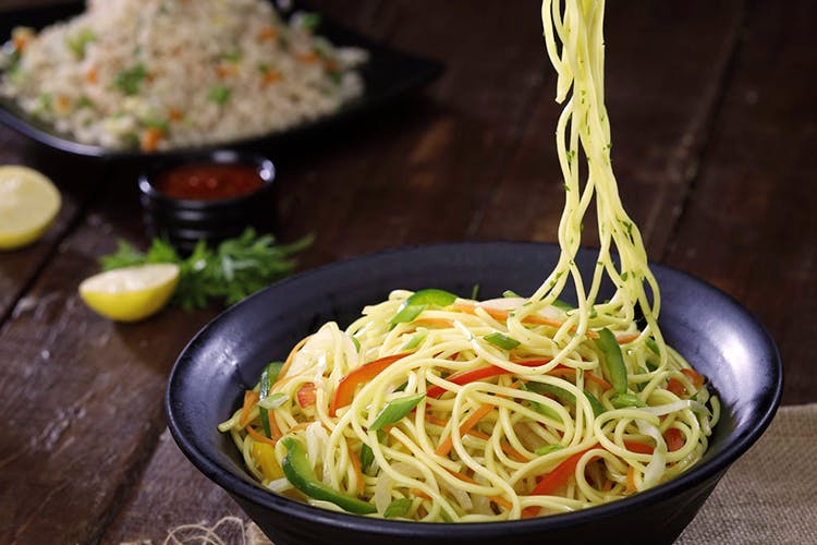 Dish,Food,Cuisine,Spaghetti,Noodle,Capellini,Chinese noodles,Spaghetti aglio e olio,Ingredient,Chow mein