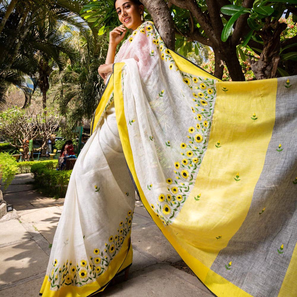Sari,Clothing,Yellow,Green,Textile,Formal wear,Dress,Beige,Blouse,Tradition