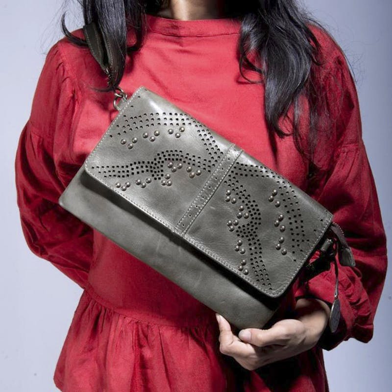 Red,Shoulder,Maroon,Joint,Bag,Fashion accessory,Handbag,Magenta,Shoulder bag,Silk