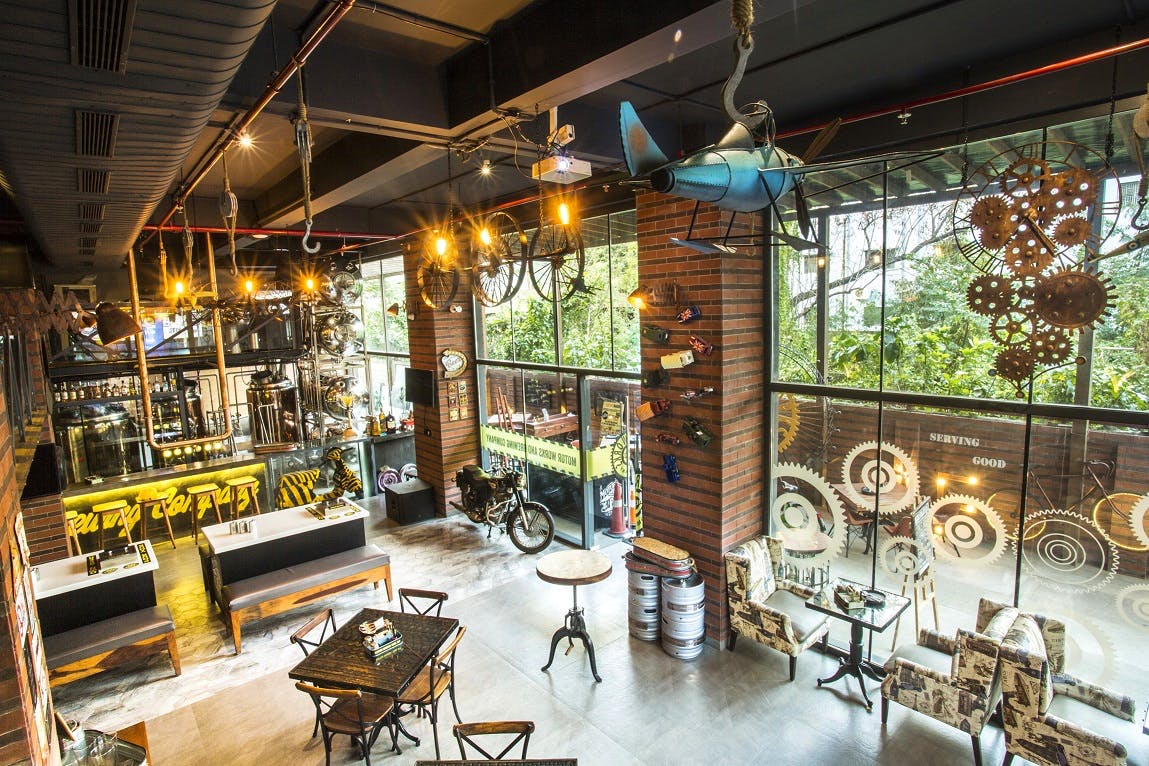 Visit Motor Works & Brewing Co For Beer LBB, Kolkata