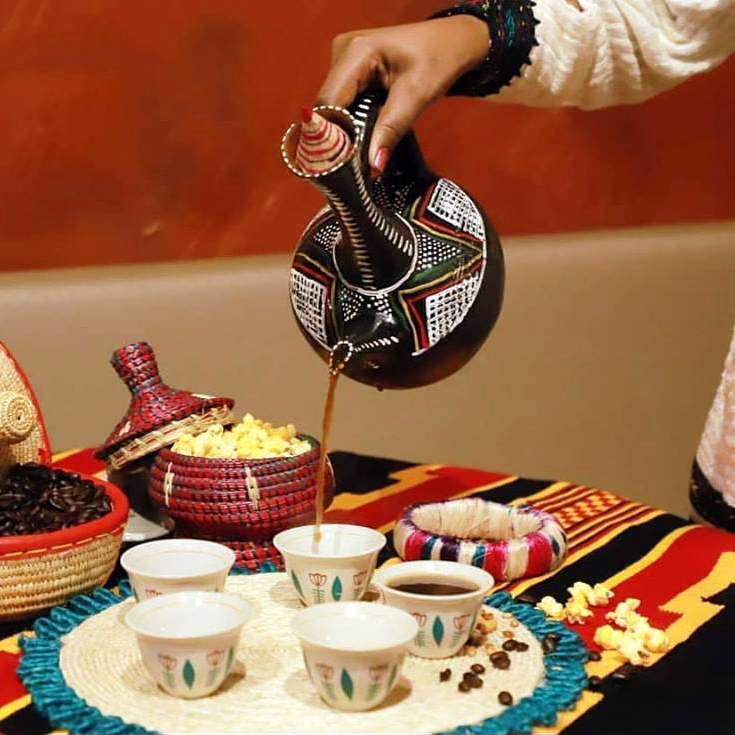Tableware,Porcelain,Ceramic,Tea set,Serveware,Teacup,Coffee cup,Cup,Cup,Teapot