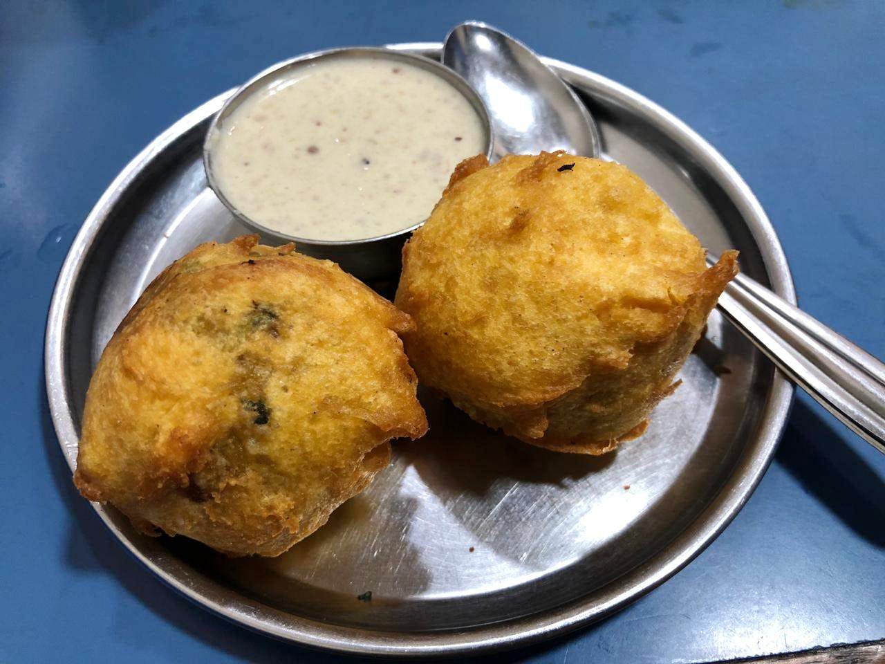 Dish,Food,Cuisine,Fried food,Ingredient,Prawn ball,Batata vada,Fast food,Hushpuppy,Pakora