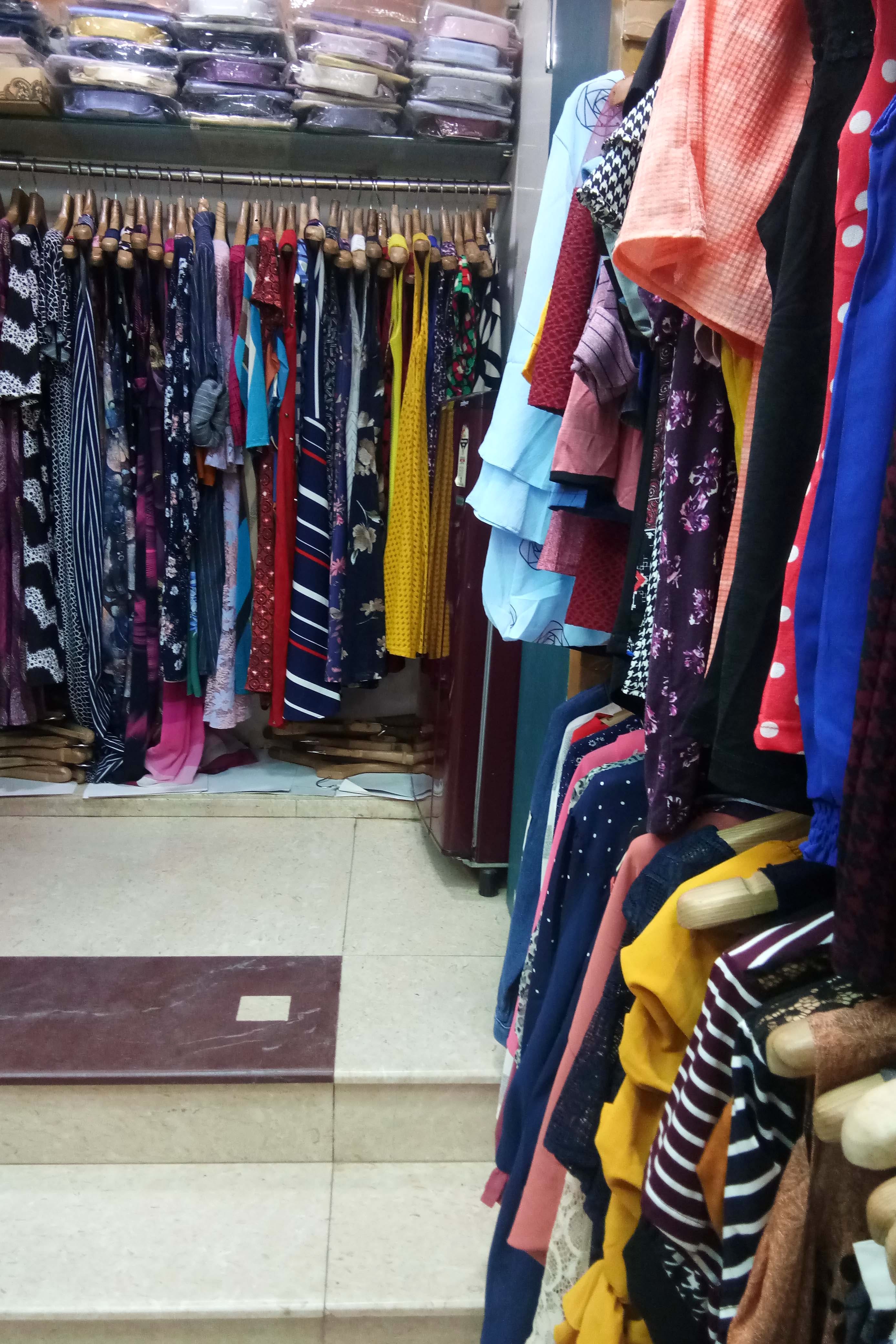 Ladies dress 2025 shops in dadar