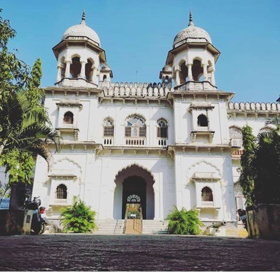 Landmark,Building,Architecture,Holy places,Classical architecture,Historic site,Place of worship,Arch,Facade,Convent