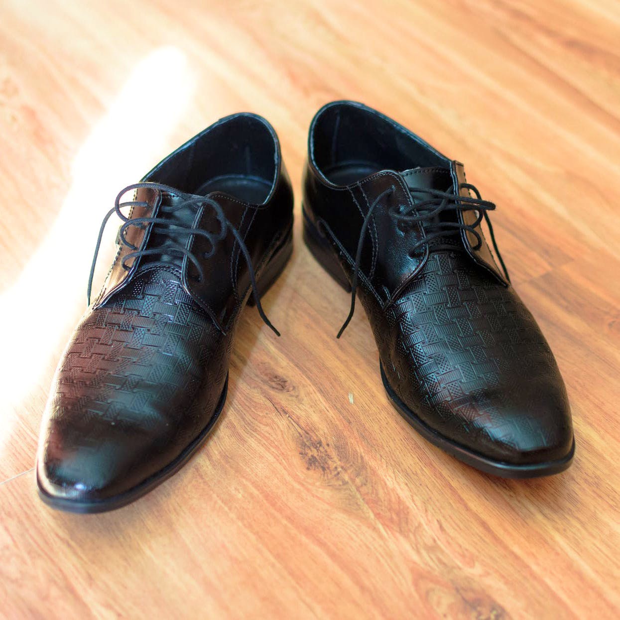 Footwear,Shoe,Black,Dress shoe,Oxford shoe,Leather,Dancing shoe